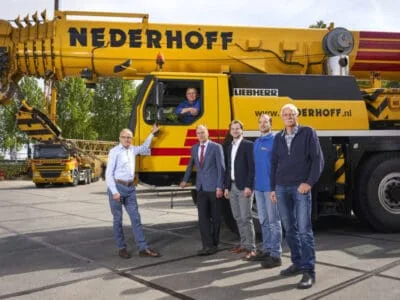 De tweede en derde generatie Nederhoff actief in het bedrijf